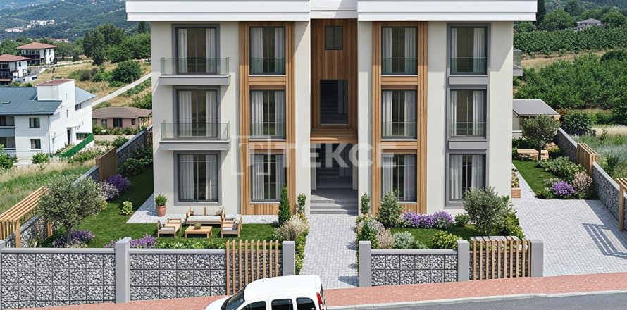 15 chambres Villa à Altinova, Turkey No. 125897