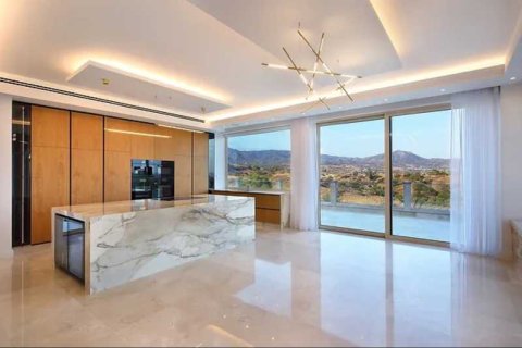 9 bedrooms House in Parekklisia, Cyprus No. 69947 6