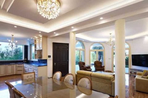 9 bedrooms House in Parekklisia, Cyprus No. 69947 10