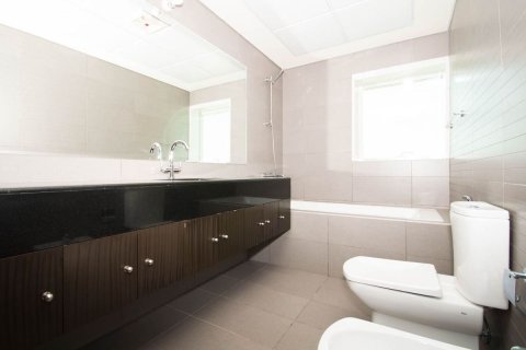 3 bedrooms Apartment in Al Tebin Al Shaabiyya Housing, Vietnam No. 94837 9