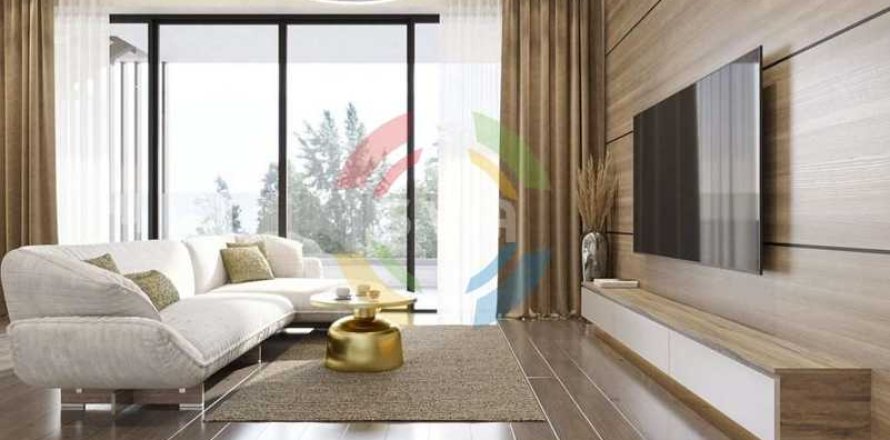 3 bedrooms Penthouse in Mesa Geitonia, Cyprus No. 81792