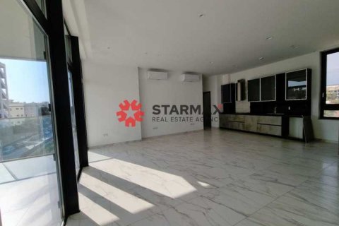 3 bedrooms Apartment in Germasogeia, Cyprus No. 82820 8