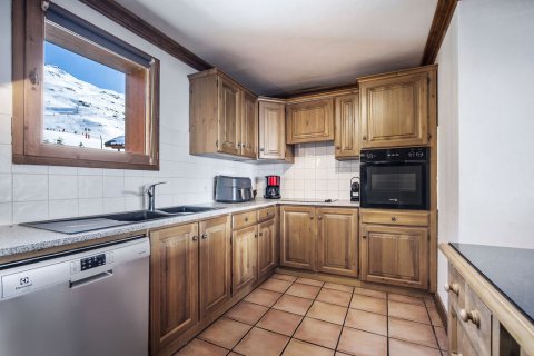 5 bedrooms Apartment in Les Belleville, France No. 99451 6