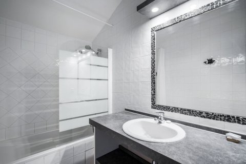 5 bedrooms Apartment in Les Belleville, France No. 99451 11