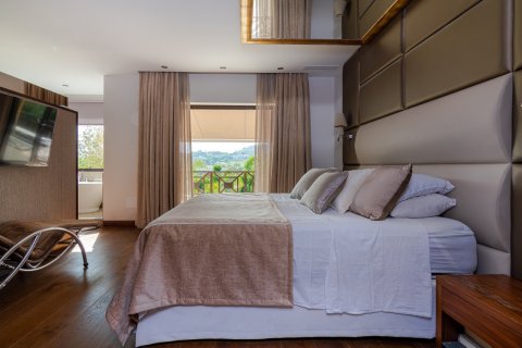 5 bedrooms Villa in Tan Xuan, Vietnam No. 27402 15