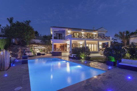 5 bedrooms Villa in Tan Xuan, Vietnam No. 27402 3
