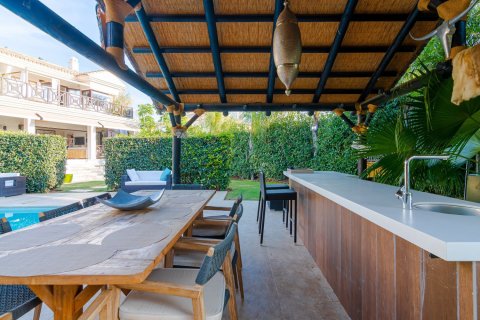 5 bedrooms Villa in Tan Xuan, Vietnam No. 27402 26