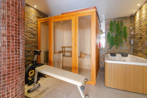 5 bedrooms Villa in Tan Xuan, Vietnam No. 27402 9