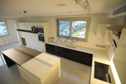 4 bedrooms House in Agios Tychonas, Cyprus No. 101036 4