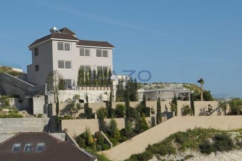 4 bedrooms House in Agios Tychonas, Cyprus No. 101036 10