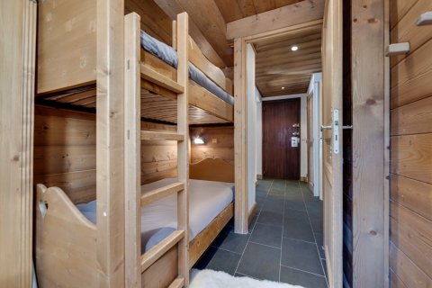 2 bedrooms Apartment in Val-d'Isere, France No. 99907 8