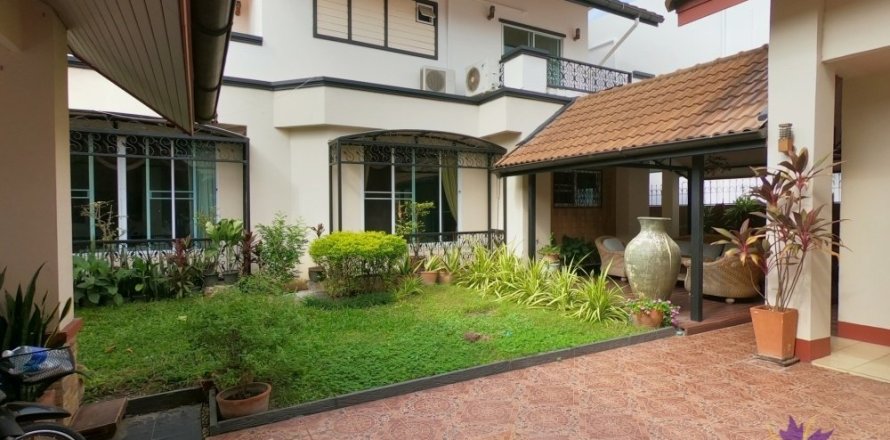 6 bedrooms House in Chiang Mai, Thailand No. 97839