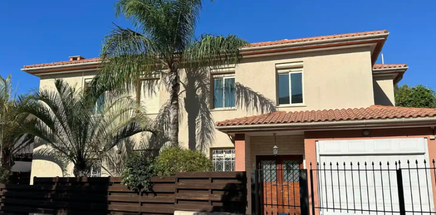 4 dormitorios Villa en Pyrgos, Cyprus No. 76553