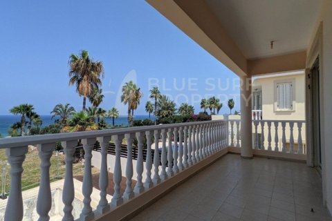 5 bedrooms Villa in Paralimni, Cyprus No. 104857 16