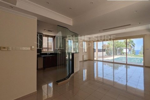 5 bedrooms Villa in Paralimni, Cyprus No. 104857 2