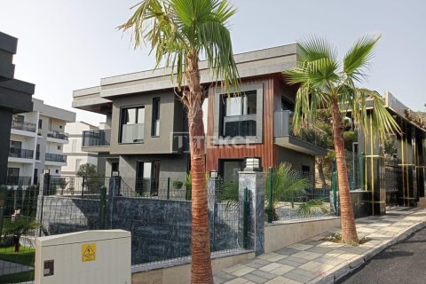 6 bedrooms Villa in Quang Minh, Vietnam No. 73315 3