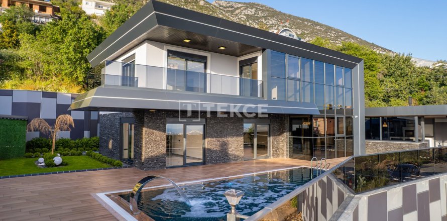 4 bedrooms Villa in Alanya, Turkey No. 117964