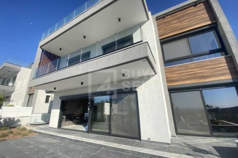 Вилла с 4 спальнями в Пареклисия, Кипр №78368 3