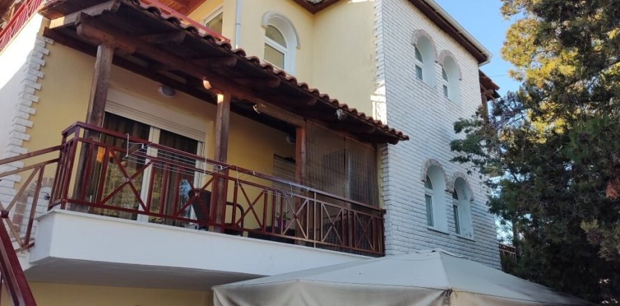 6 chambres House à Epanomi, Greece No. 55637