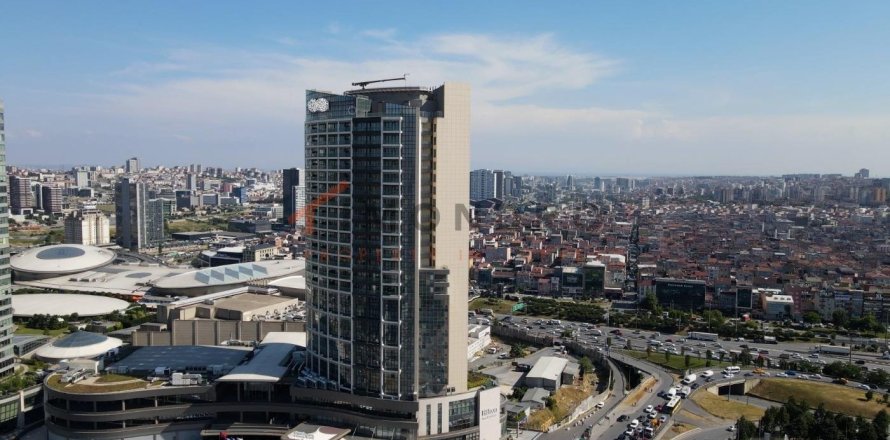 4 bedrooms Apartment in Basaksehir, Turkey No. 17952