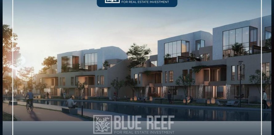 4 dormitorios Townhouse en Sodic East, Vietnam No. 38394