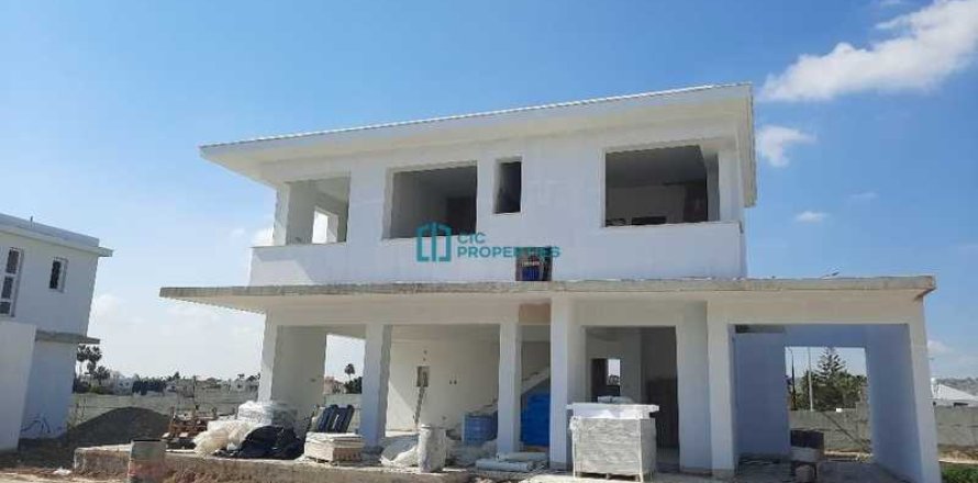3 bedrooms Villa in Larnaca, Cyprus No. 84448