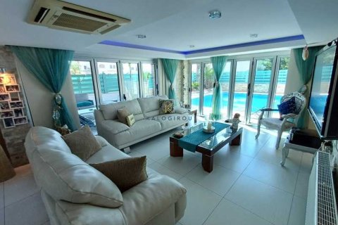 4 bedrooms House in Larnaca, Cyprus No. 46610 10