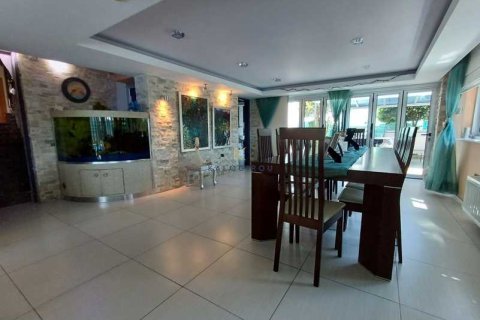 4 bedrooms House in Larnaca, Cyprus No. 46610 12