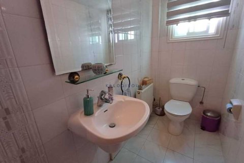 4 bedrooms House in Larnaca, Cyprus No. 46610 9