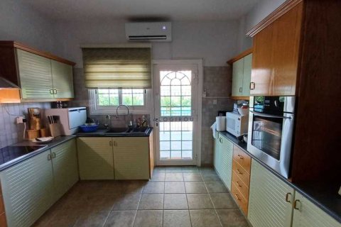 4 bedrooms House in Larnaca, Cyprus No. 46610 8