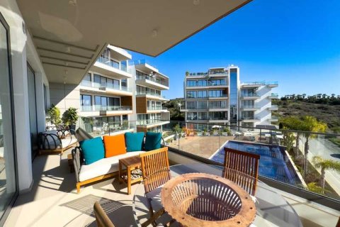 3 dormitorios Apartment en Agios Tychonas, Cyprus No. 79433 4