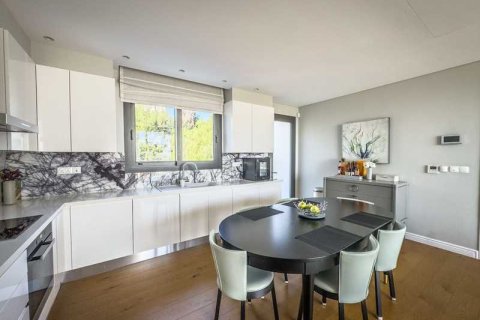 3 dormitorios Apartment en Agios Tychonas, Cyprus No. 79433 3