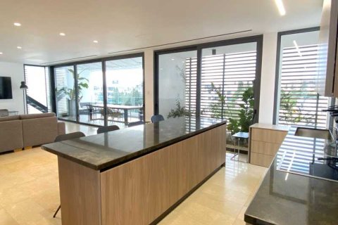 3 dormitorios Penthouse en Mesa Geitonia, Cyprus No. 82152 3