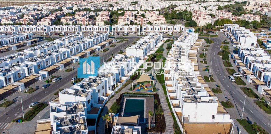 4 dormitorios Villa en Al Ghadeer, UAE No. 113809