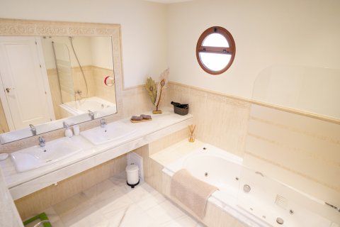 4 bedrooms Properties in Tan Xuan, Vietnam No. 27136 7