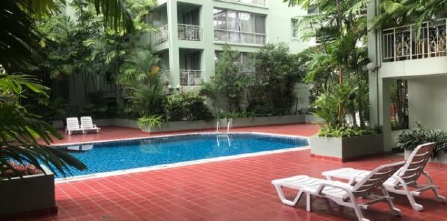 2 bedrooms Villa in Bangkok, Thailand No. 96883