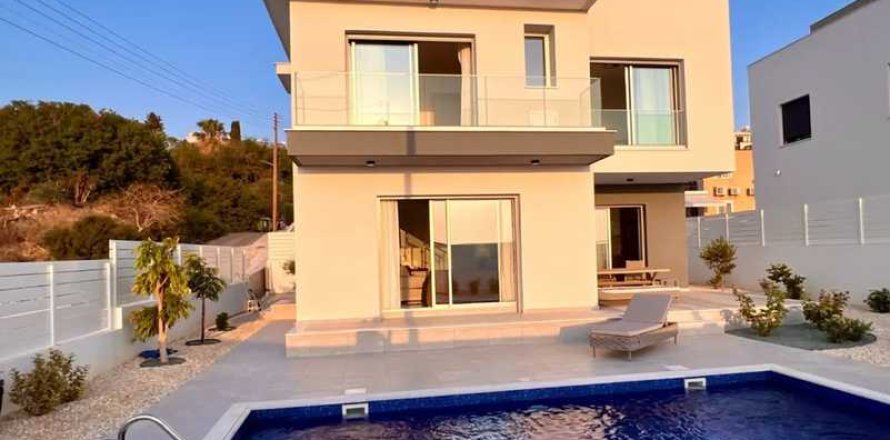 Вилла с 3 спальнями в Хлорака, Кипр №84071