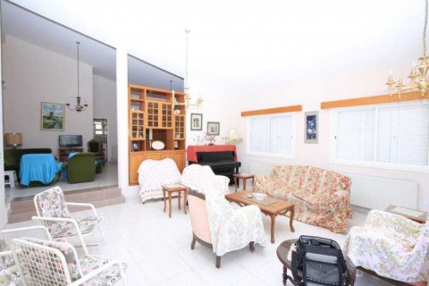 Вилла с 4 спальнями в Эмба, Кипр №84389 5