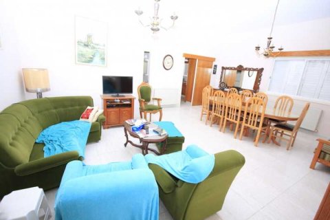 Вилла с 4 спальнями в Эмба, Кипр №84389 4