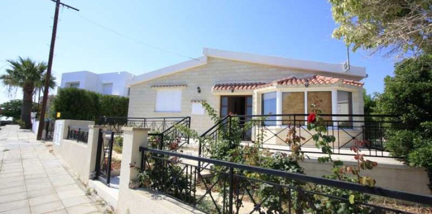 Вилла с 4 спальнями в Эмба, Кипр №84389