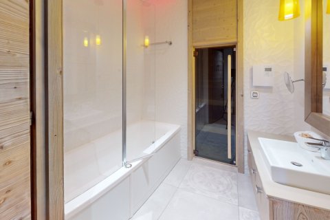 3 bedrooms Apartment in Les Allues, France No. 100151 6