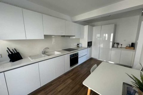 4 bedrooms Apartment in Agios Tychonas, Cyprus No. 72602 4