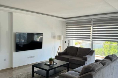 4 bedrooms Apartment in Agios Tychonas, Cyprus No. 72602 1