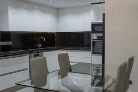 2 dormitorios Apartment en Limassol, Cyprus No. 105674 3