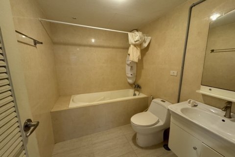 3 bedrooms Apartment in Bangkok, Thailand No. 97443 23