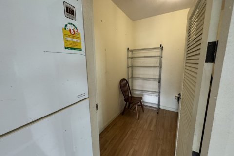 3 bedrooms Apartment in Bangkok, Thailand No. 97443 17