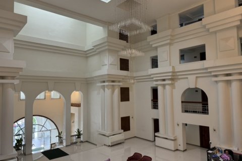 3 bedrooms Apartment in Bangkok, Thailand No. 97443 8