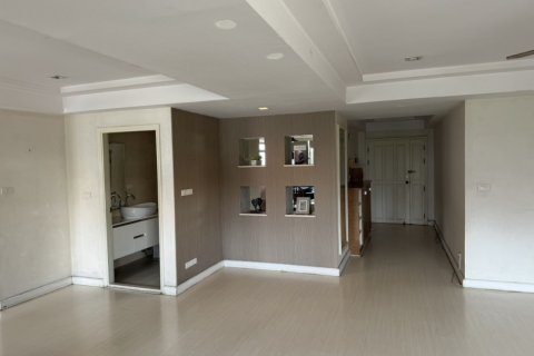 3 bedrooms Apartment in Bangkok, Thailand No. 97443 12