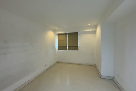 3 bedrooms Apartment in Bangkok, Thailand No. 97443 28