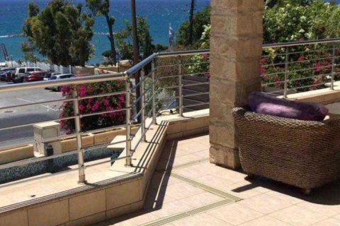 5 bedrooms Villa in Agios Tychonas, Cyprus No. 39385 3